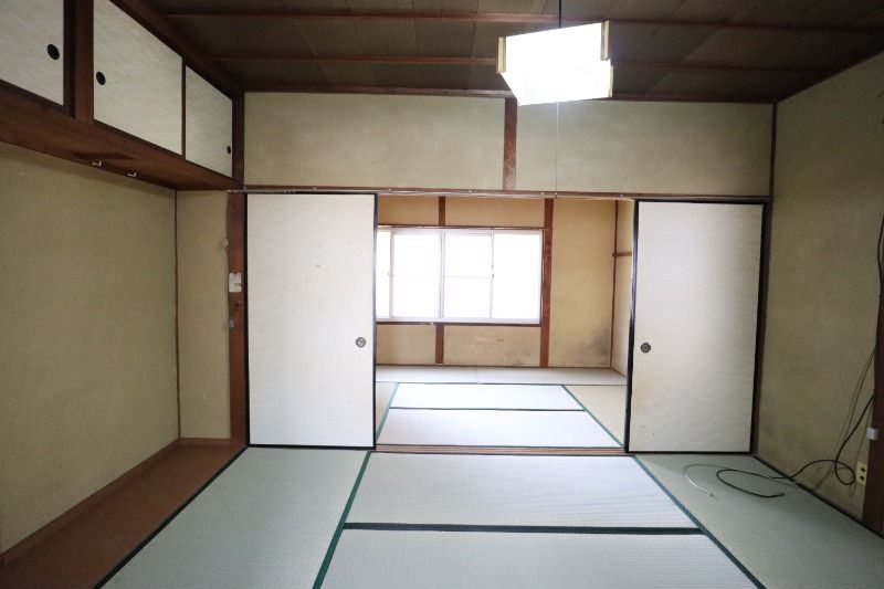 �y���ԁE���r���O�z�@