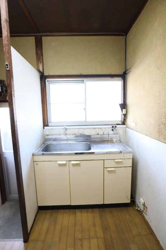 �y�L�b�`���z�@