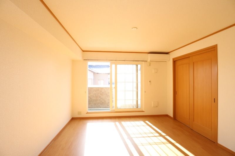 �y���ԁE���r���O�z�@