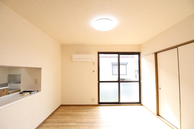 �y�����E���r���O�z�@