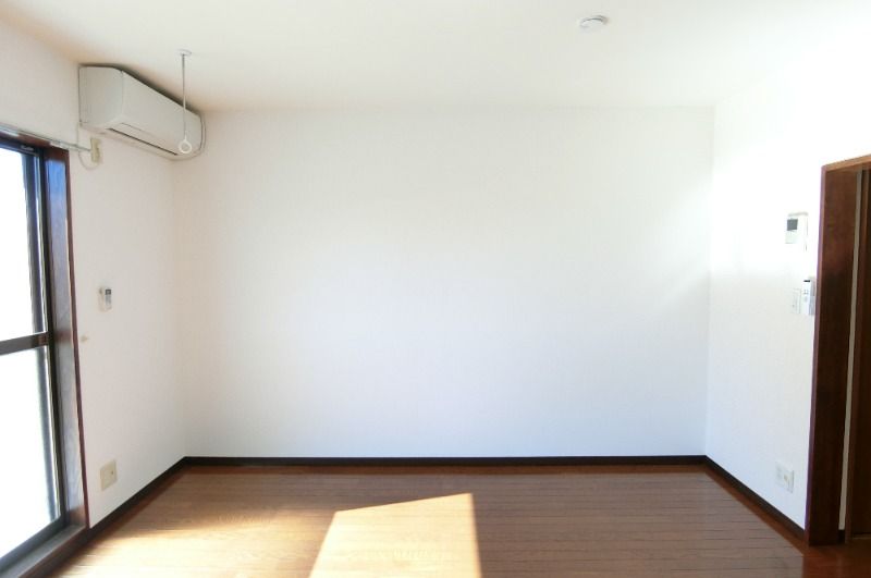 �y�����E���r���O�z�@