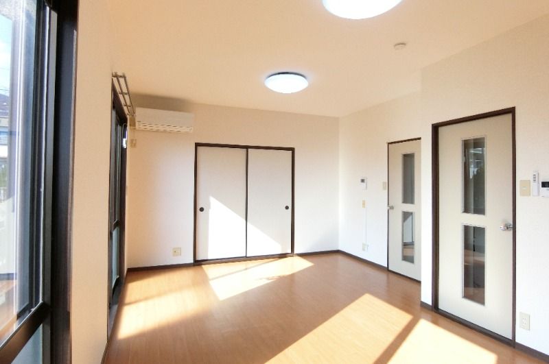 �y���ԁE���r���O�z�@