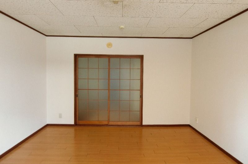 �y�����E���r���O�z�@