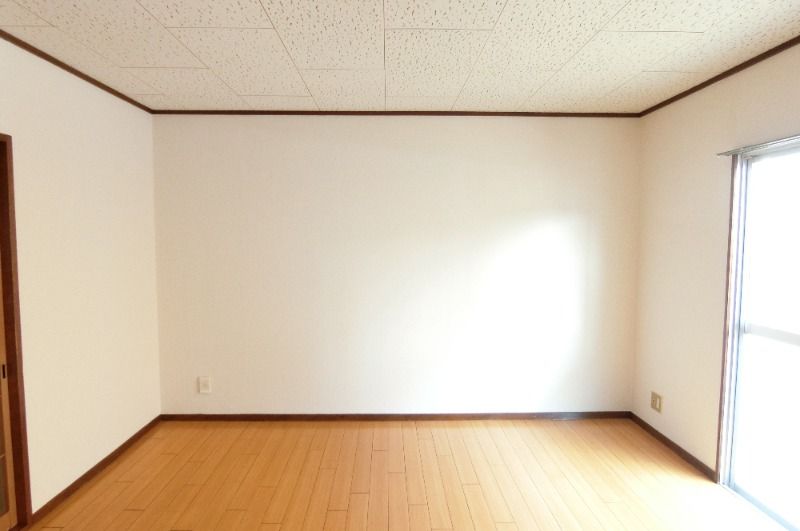 �y�����E���r���O�z�@