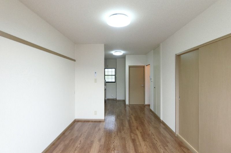 �y�����E���r���O�z�@