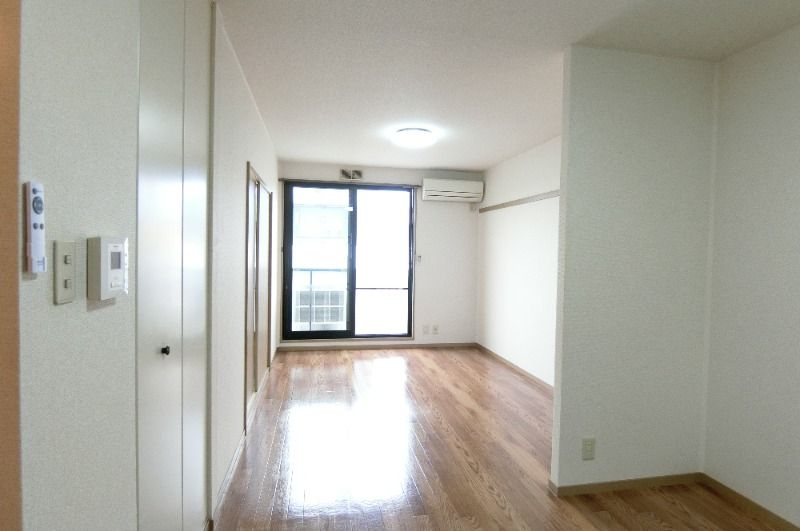 �y���ԁE���r���O�z�@