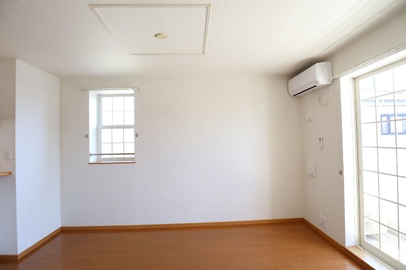 �y�����E���r���O�z�@