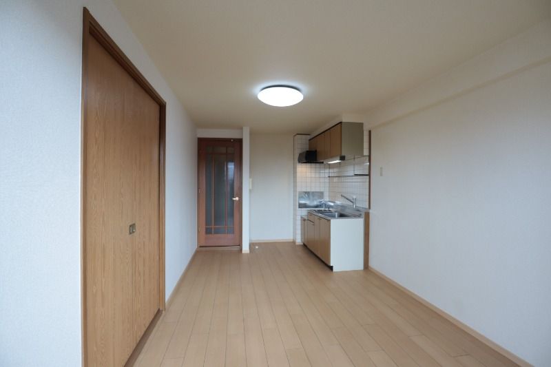 �y�����E���r���O�z�@