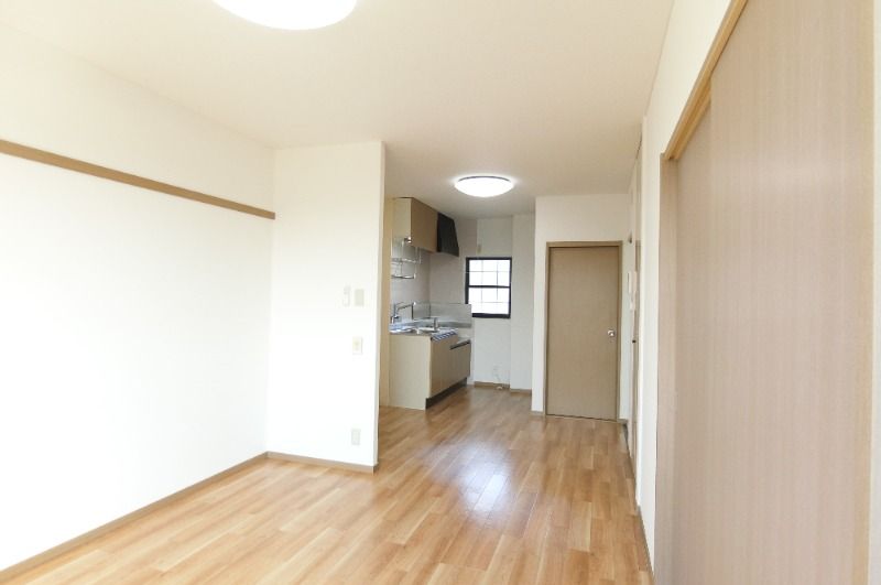 �y�����E���r���O�z�@