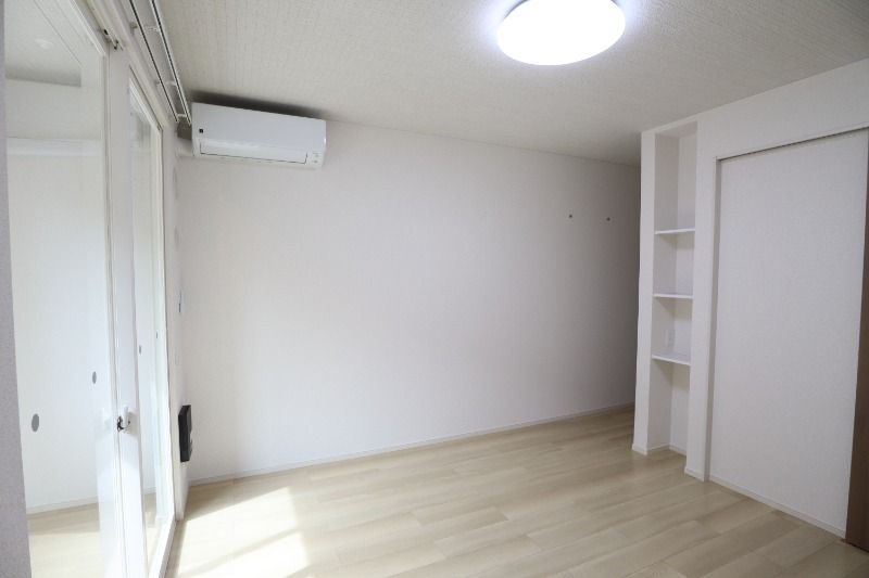 �y�����E���r���O�z�@