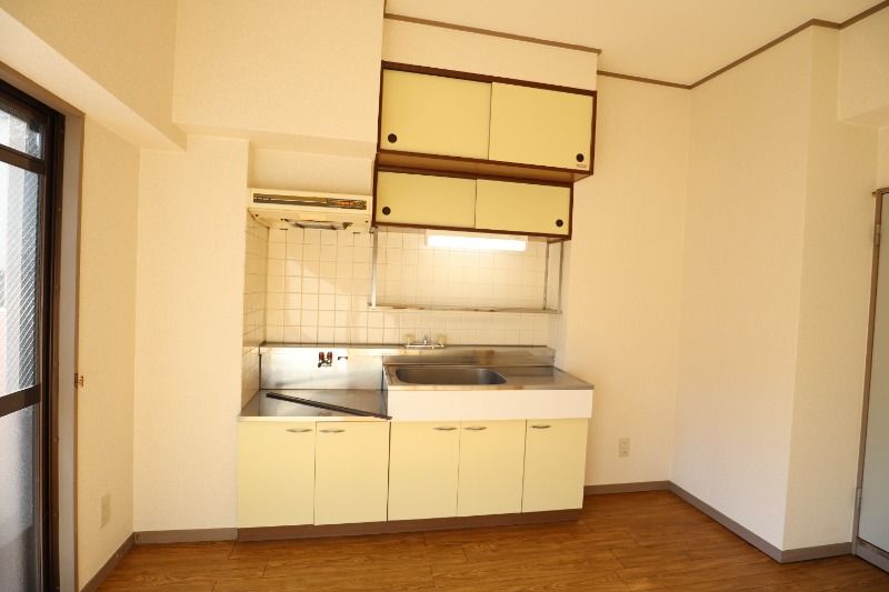 �y�L�b�`���z�@