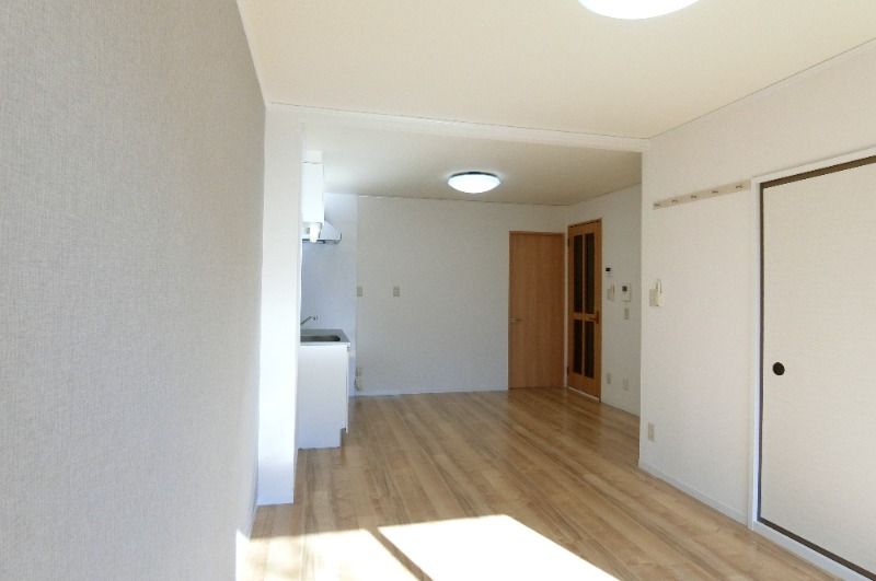 �y�����E���r���O�z�@