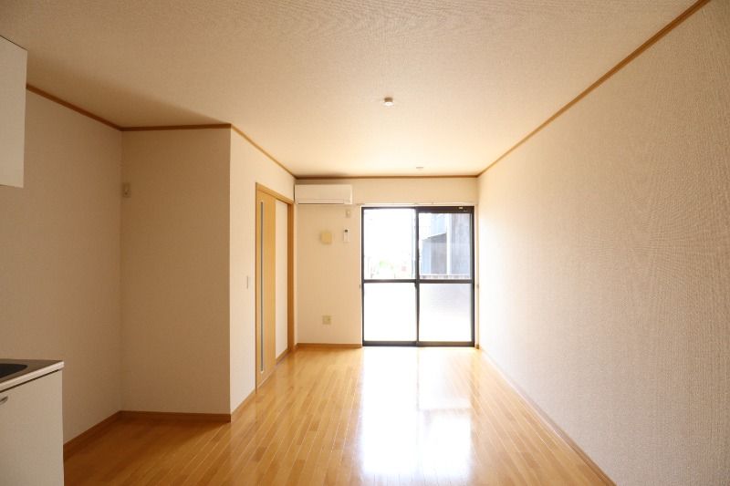 �y�����E���r���O�z�@