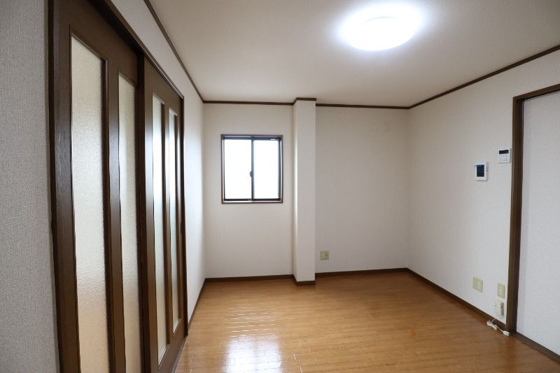 �y�����E���r���O�z�@