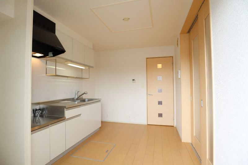 �y�����E���r���O�z�@