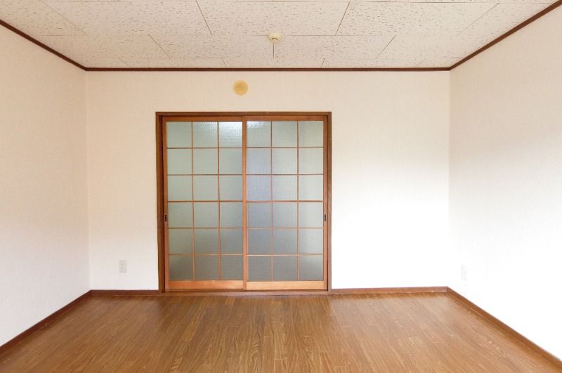 �y�����E���r���O�z�@