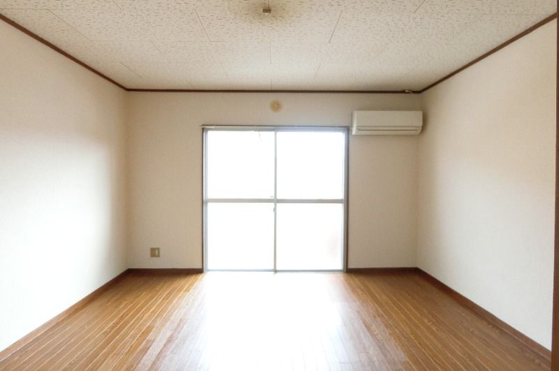 �y���ԁE���r���O�z�@