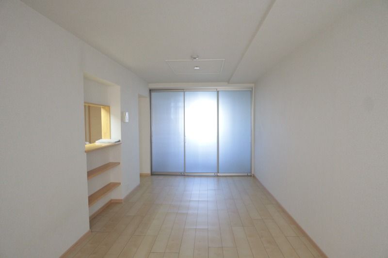 �y�����E���r���O�z�@