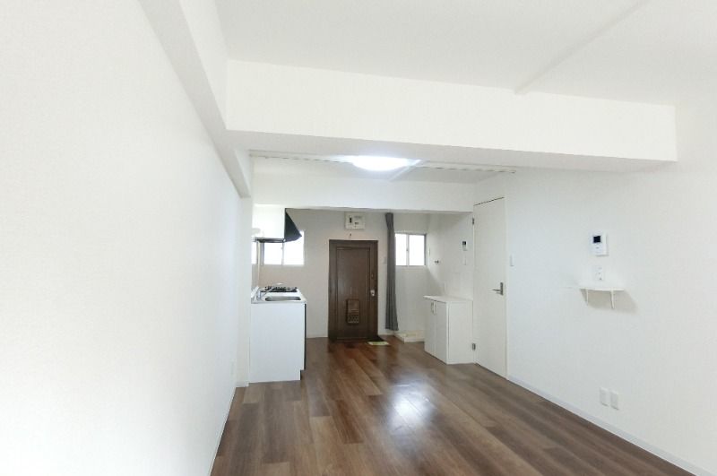 �y�����E���r���O�z�@