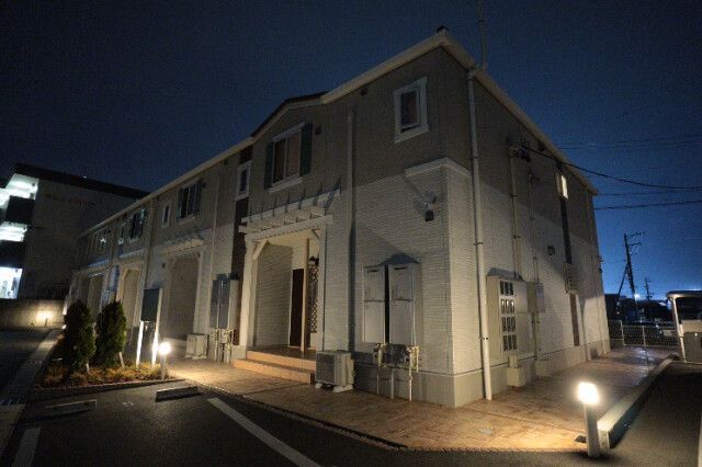 �r�A���R�̌����O��