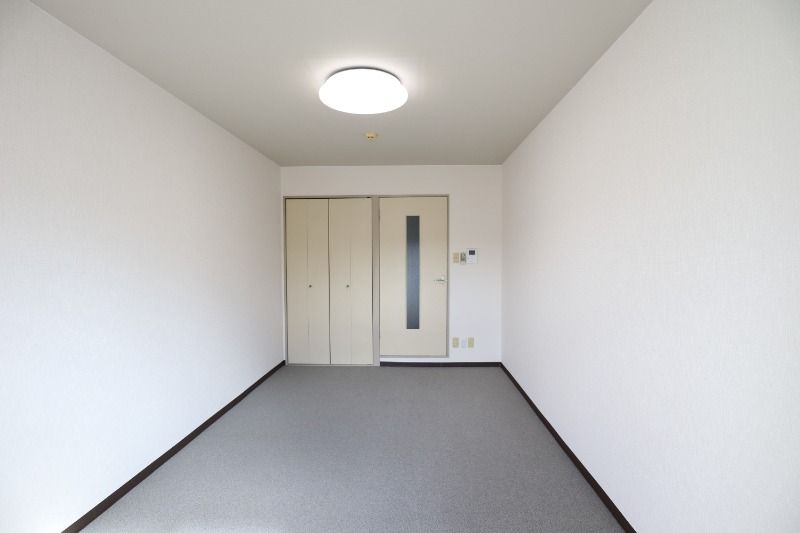 �y�����E���r���O�z�@