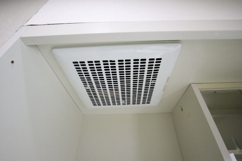 �y���̑��ݔ��z�@�L�b�`�����C��