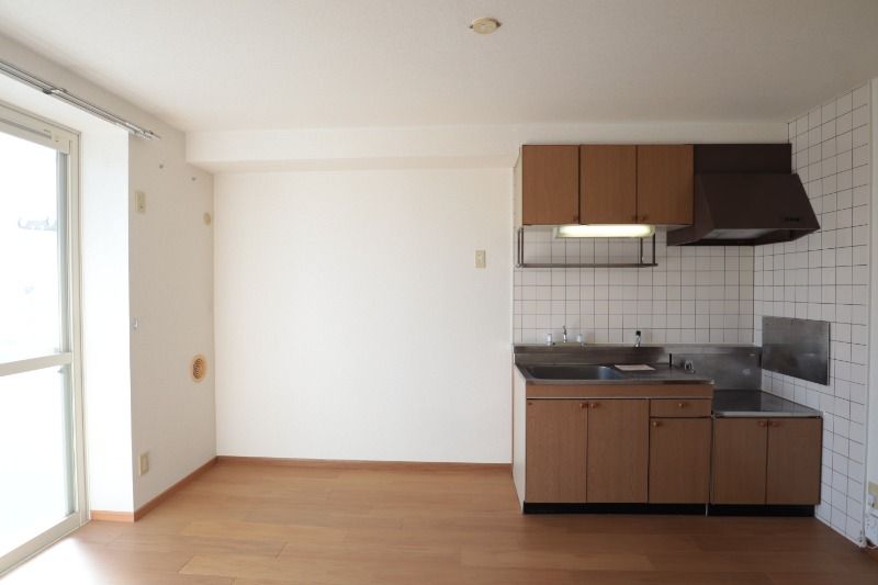 �y�����E���r���O�z�@