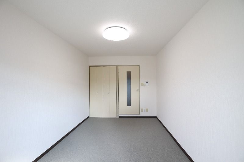 �y�����E���r���O�z�@