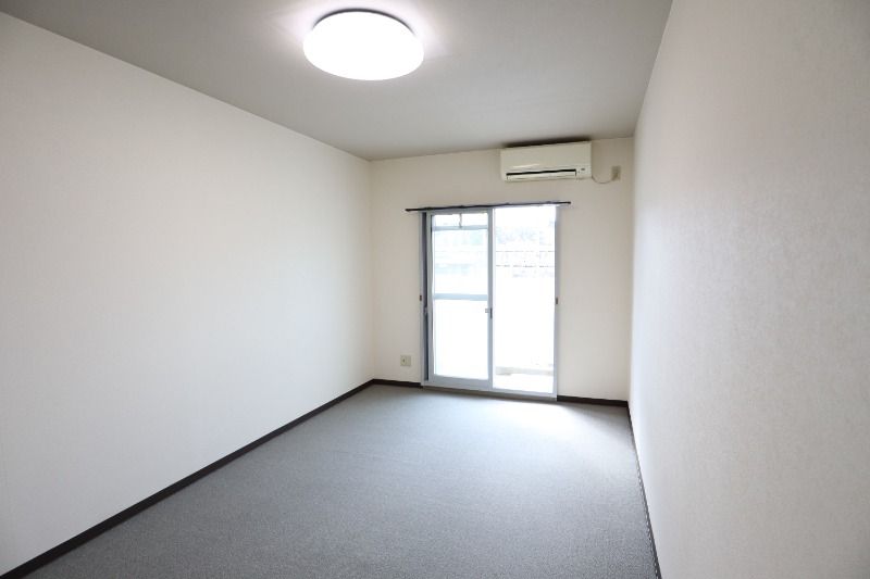 �y�����E���r���O�z�@