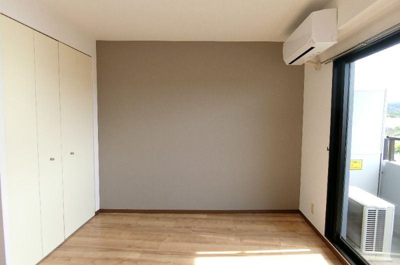 �y�����E���r���O�z�@