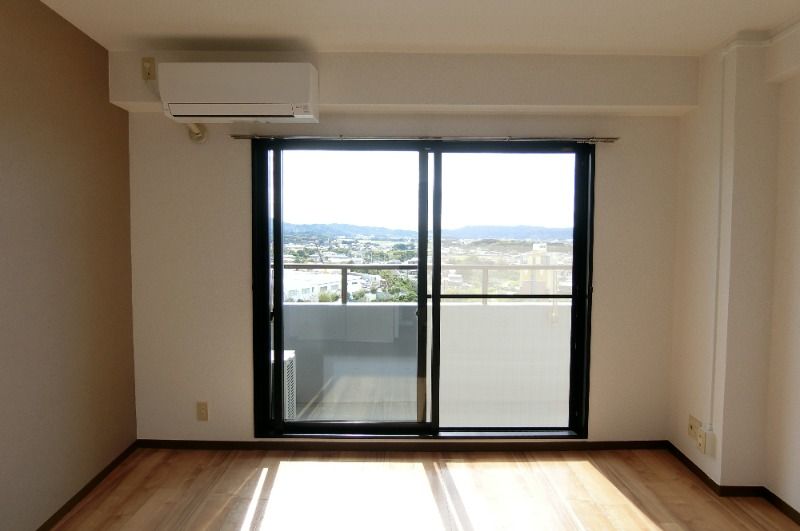 �y���ԁE���r���O�z�@