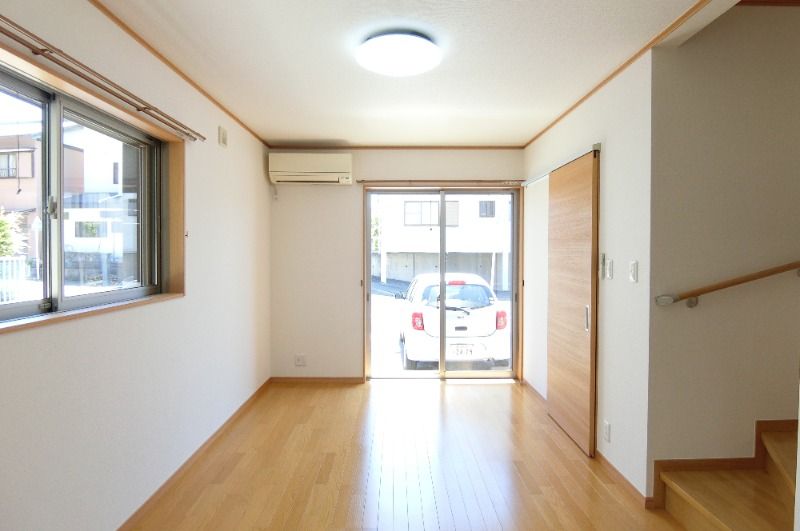 �y���ԁE���r���O�z�@