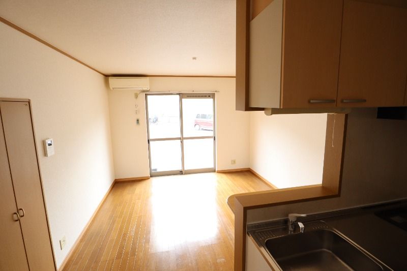 �y���ԁE���r���O�z�@