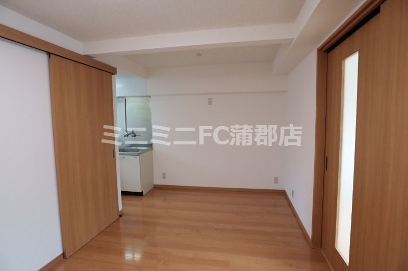 �y�����E���r���O�z�@