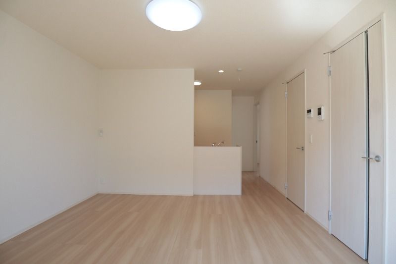 �y�����E���r���O�z�@