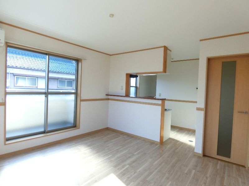 �y�����E���r���O�z�@