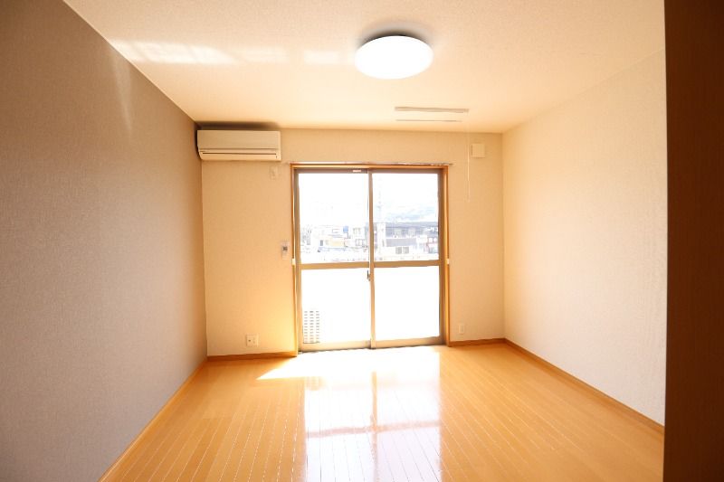 �y���ԁE���r���O�z�@