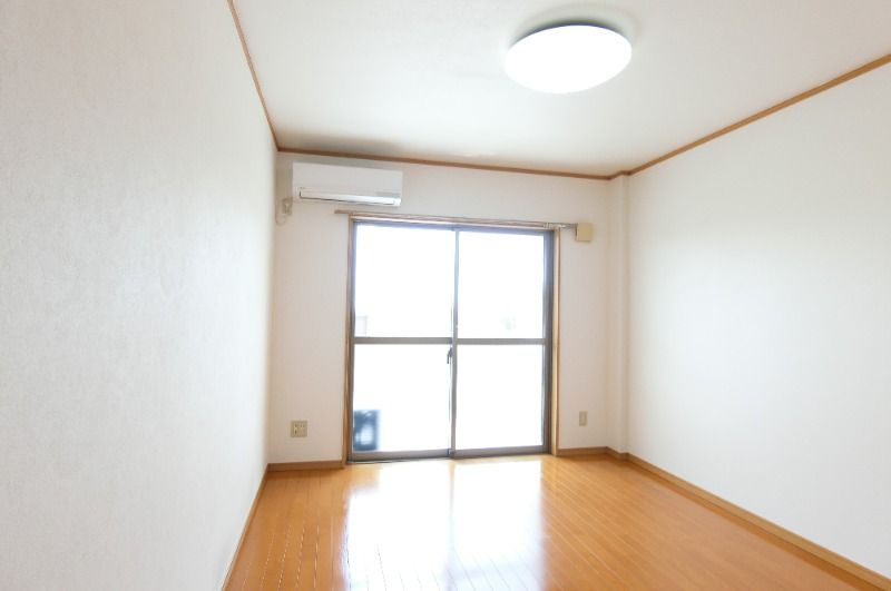 �y���ԁE���r���O�z�@