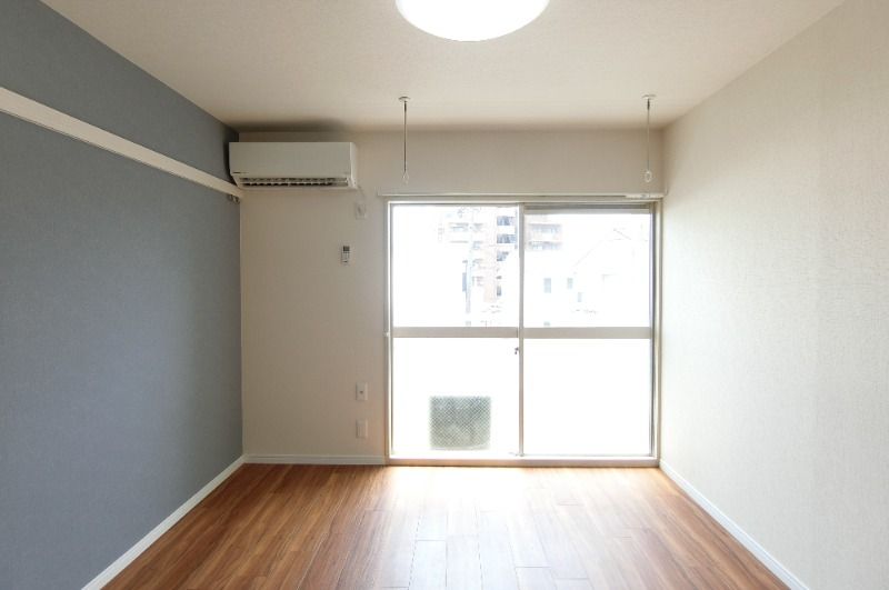 �y���ԁE���r���O�z�@