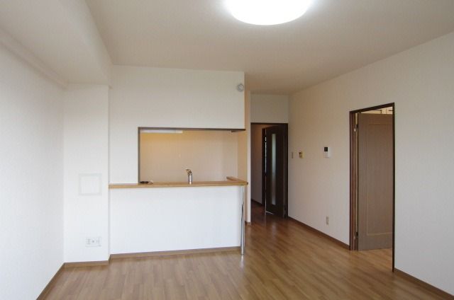 �y�����E���r���O�z�@