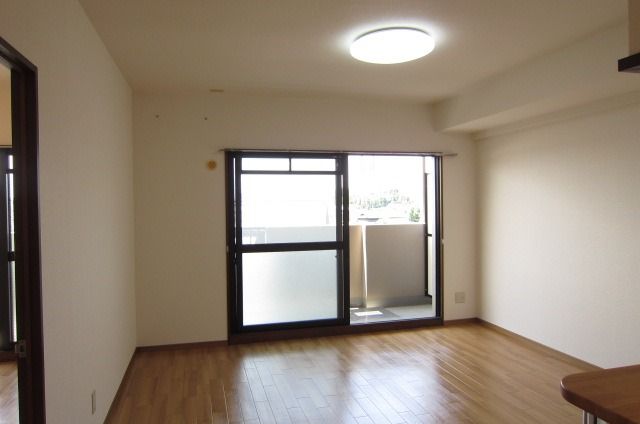 �y���ԁE���r���O�z�@