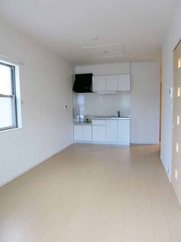 �y�����E���r���O�z�@