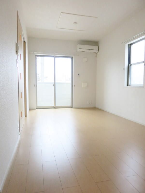 �y���ԁE���r���O�z�@