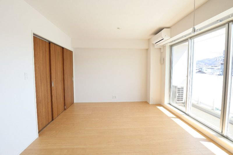 �y�����E���r���O�z�@