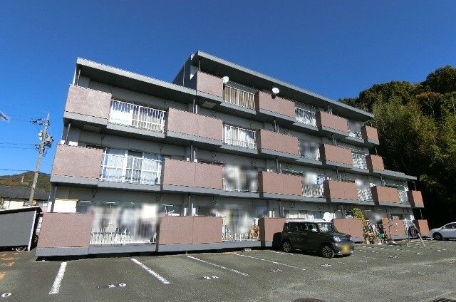 ���E�~���W���̊O��