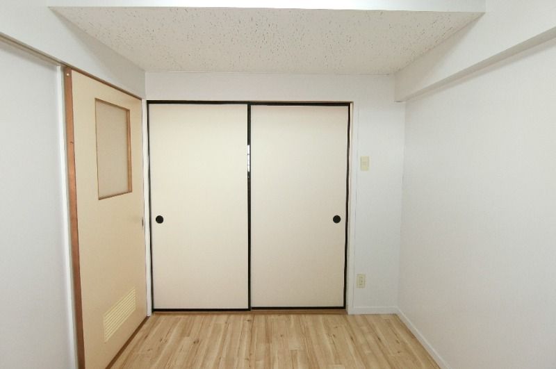 �y�����E���r���O�z�@