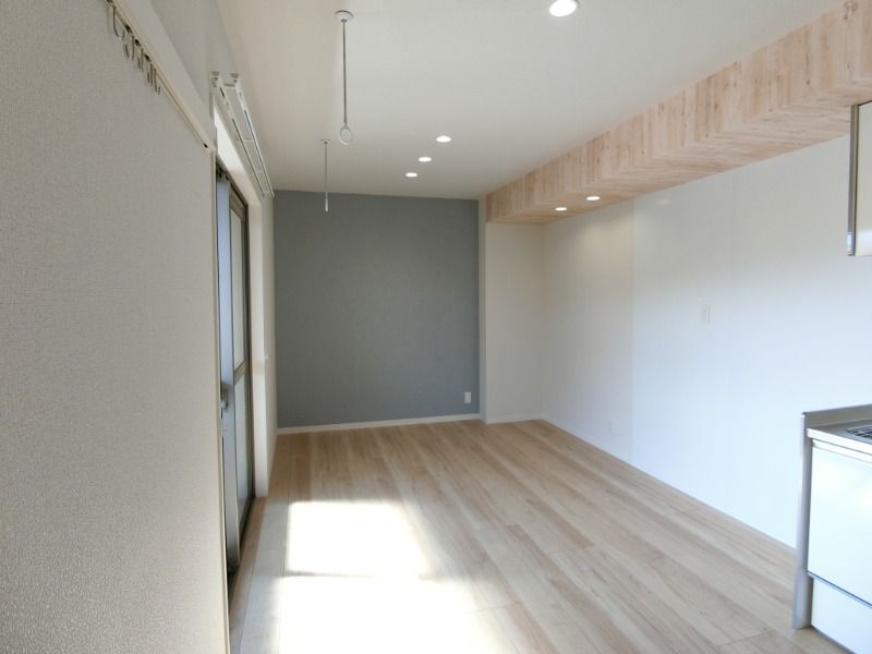 �y���ԁE���r���O�z�@