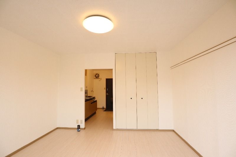 �y�����E���r���O�z�@