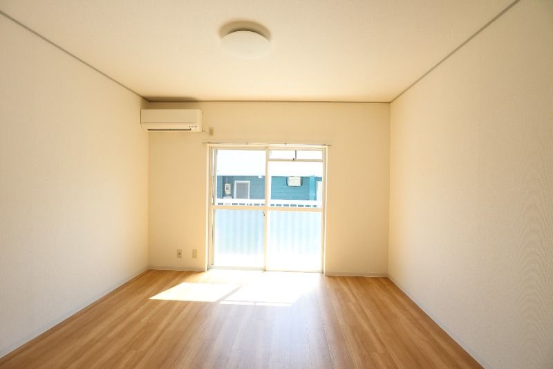 �y���ԁE���r���O�z�@