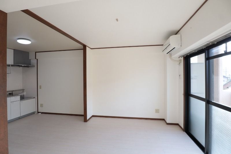 �y�����E���r���O�z�@